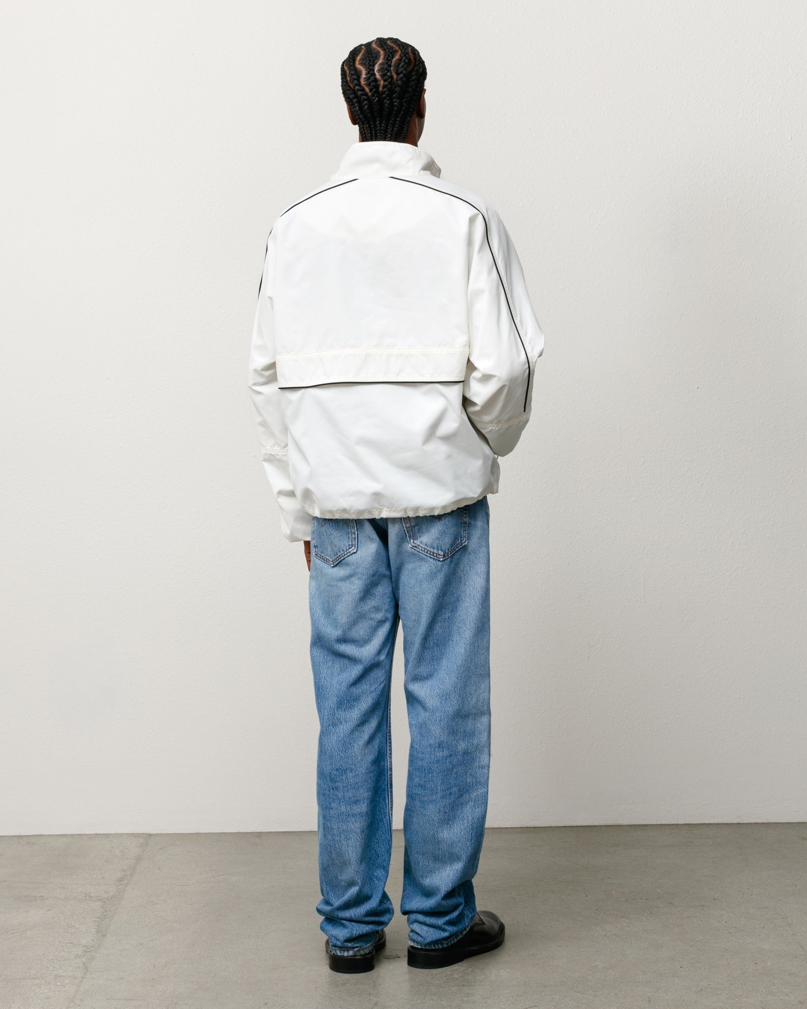LIGHTWEIGHT PULLOVER JACKET