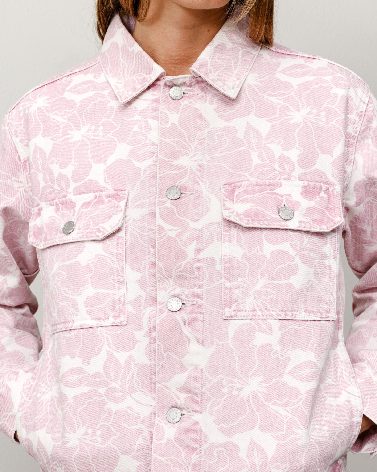 DENIM TRUCKER JACKET