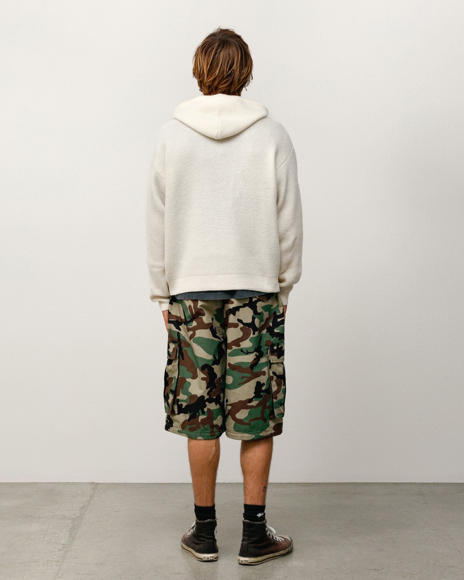 TEXTURED ZIP HOODED SWEATER
