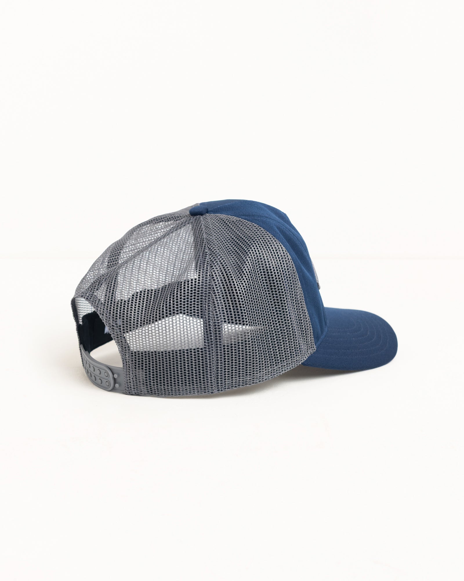 TOUGH GEAR TRUCKER